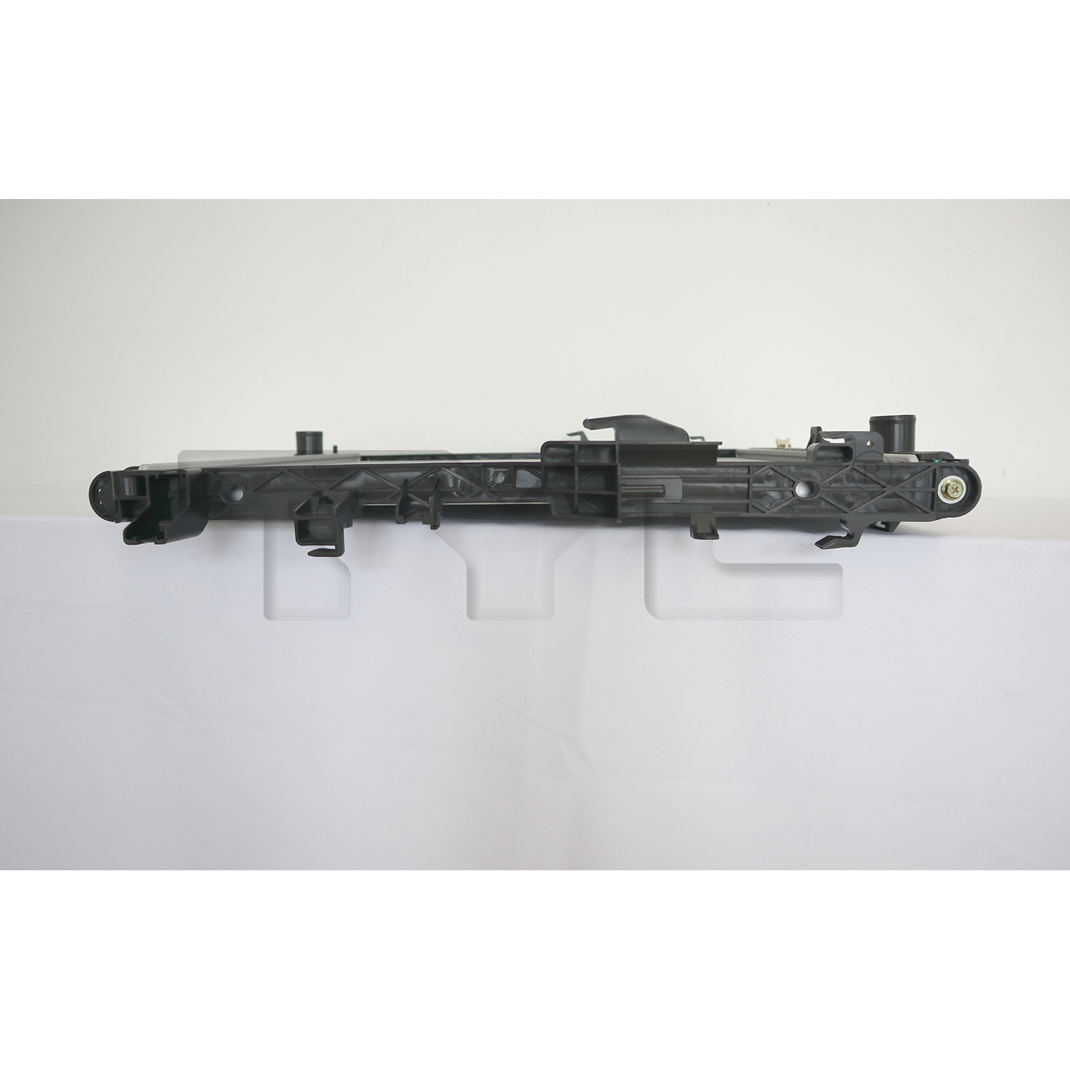 Chevrolet GMC Radiator with OEM #  84671375 TYC #  13753